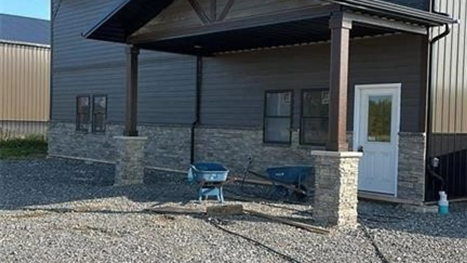 Property at 9367 County Rd, Clarence, NY 14032 3