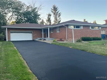 Property at 2010 Juron Drive, Niagara, NY 14304