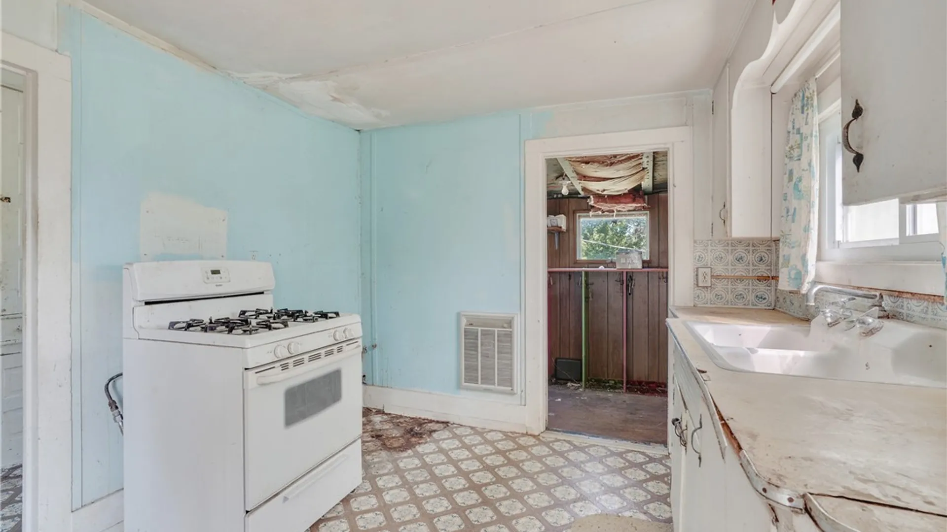 Property at 10177 Payne Avenue, Yates, NY 14098 4