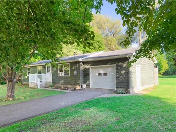 Property at 6 Clearview Drive, Arcade, NY 14009