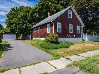 Property at 4 Merrick Avenue, Manchester, NY 14504