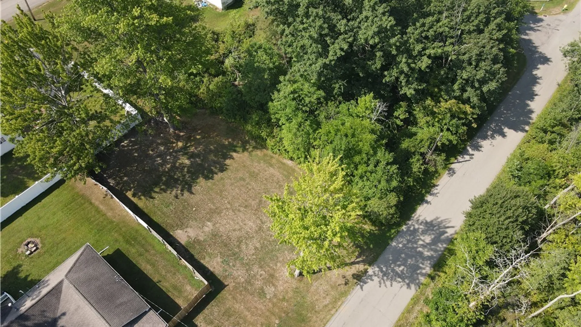 Property at 529 Roanoke Avenue, Evans, NY 14006 3