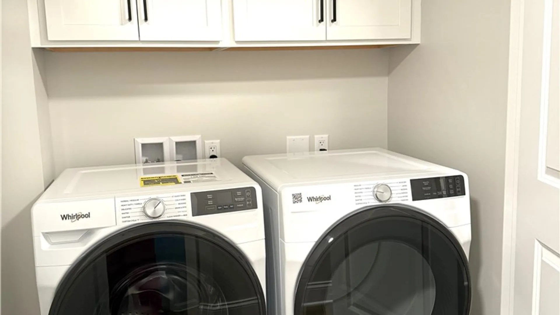 Property at 241 Bretlyn Cir, Brighton, NY 14618 14