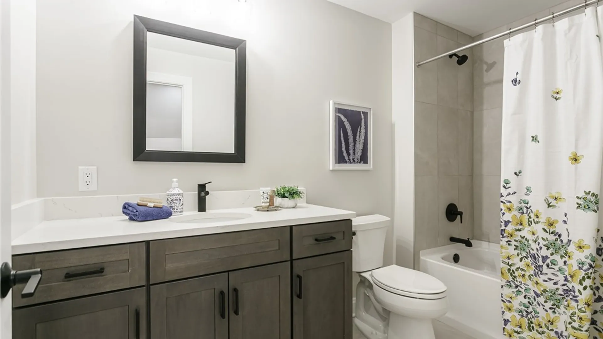 Property at 241 Bretlyn Cir, Brighton, NY 14618 19