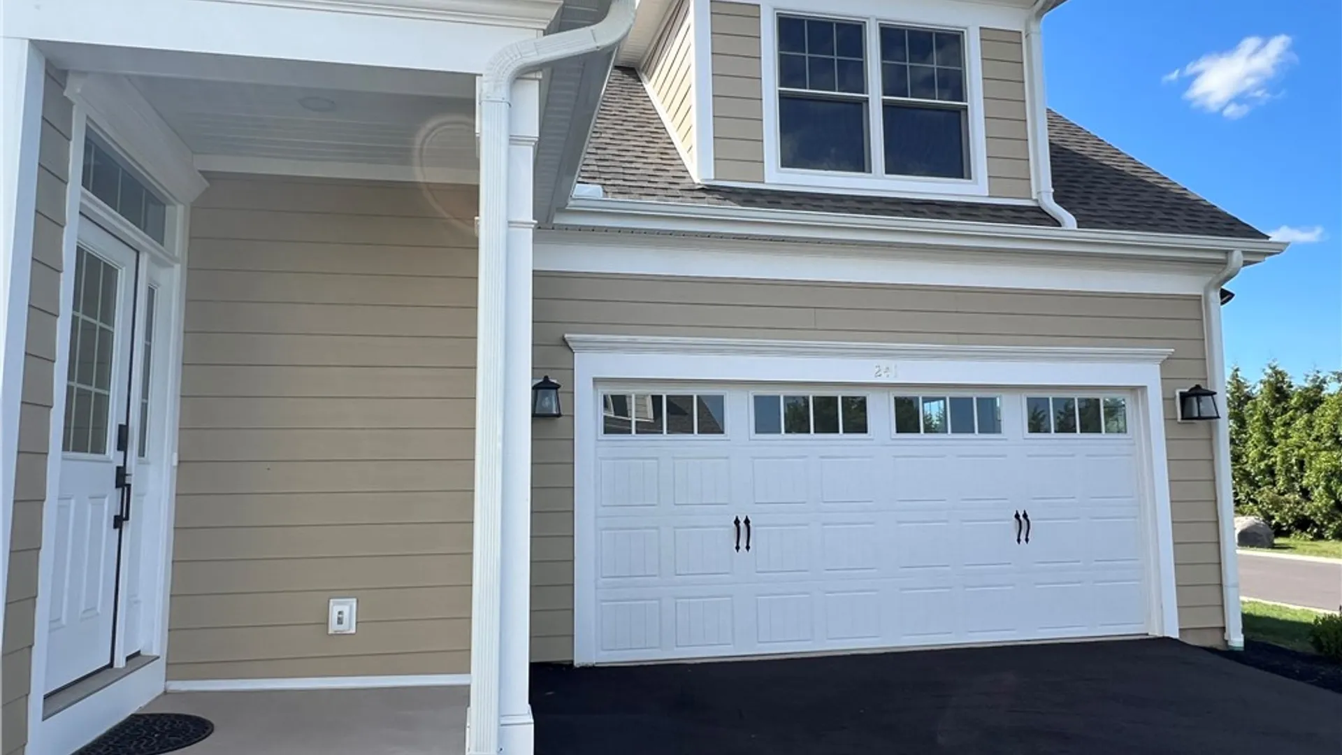 Property at 241 Bretlyn Cir, Brighton, NY 14618 2