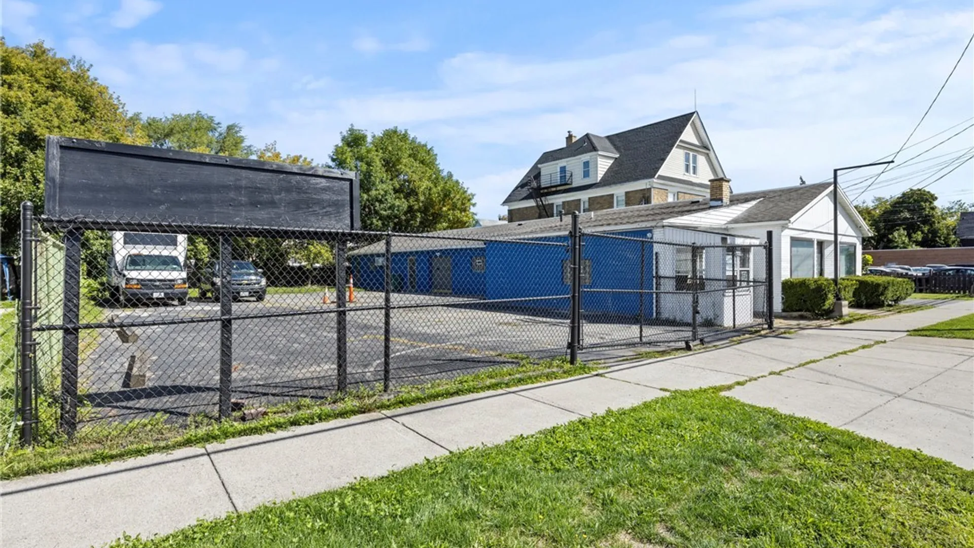 Property at 2318 Niagara Street, Niagara Falls, NY 14303 4