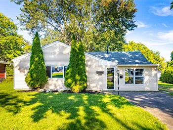 Property at 154 Hyde Parkway, Palmyra, NY 14522