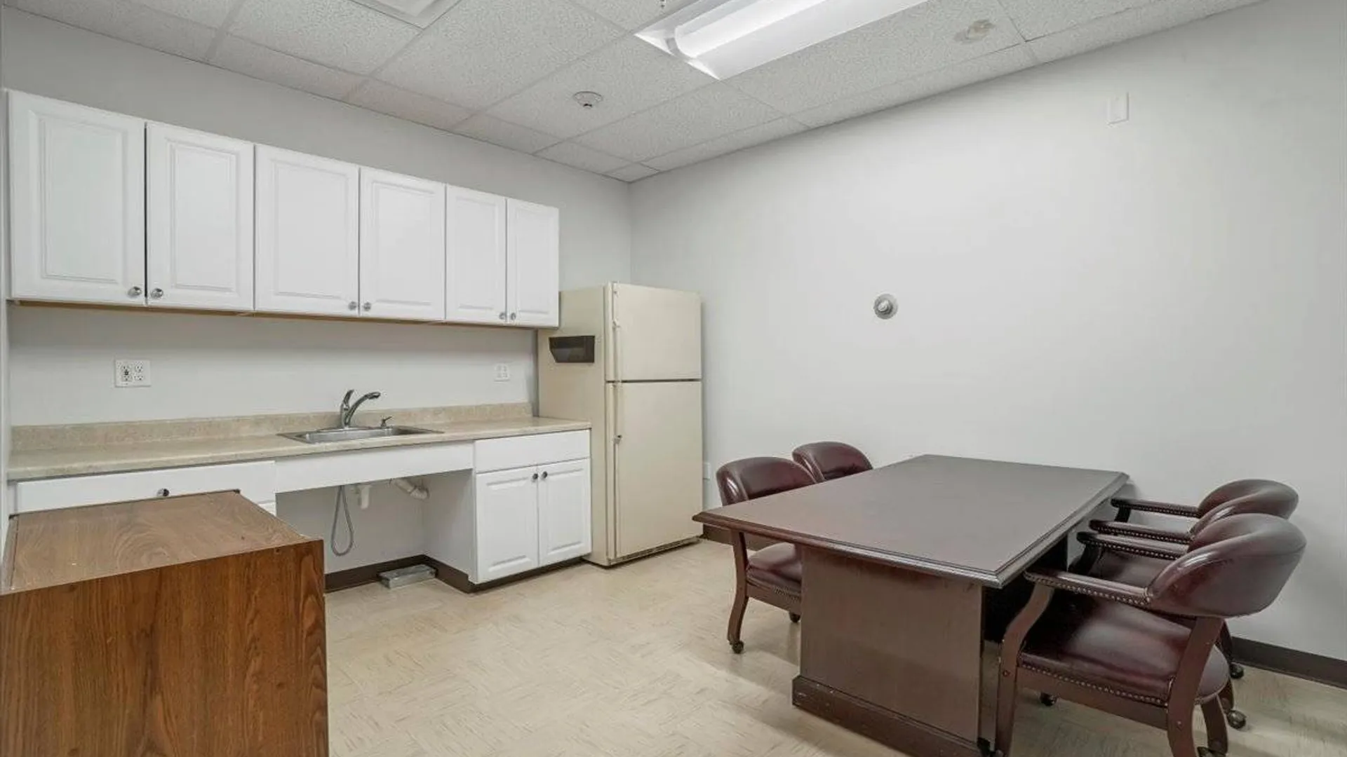 Property at 103 Executive dr, New Windsor, NY 12553 11