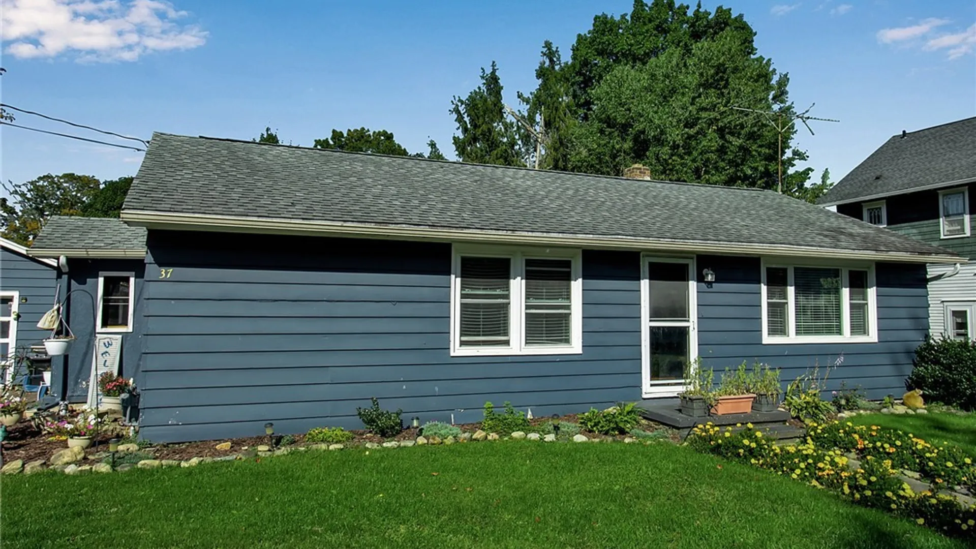 Property at 37 School Street, Yorkshire, NY 14042 38