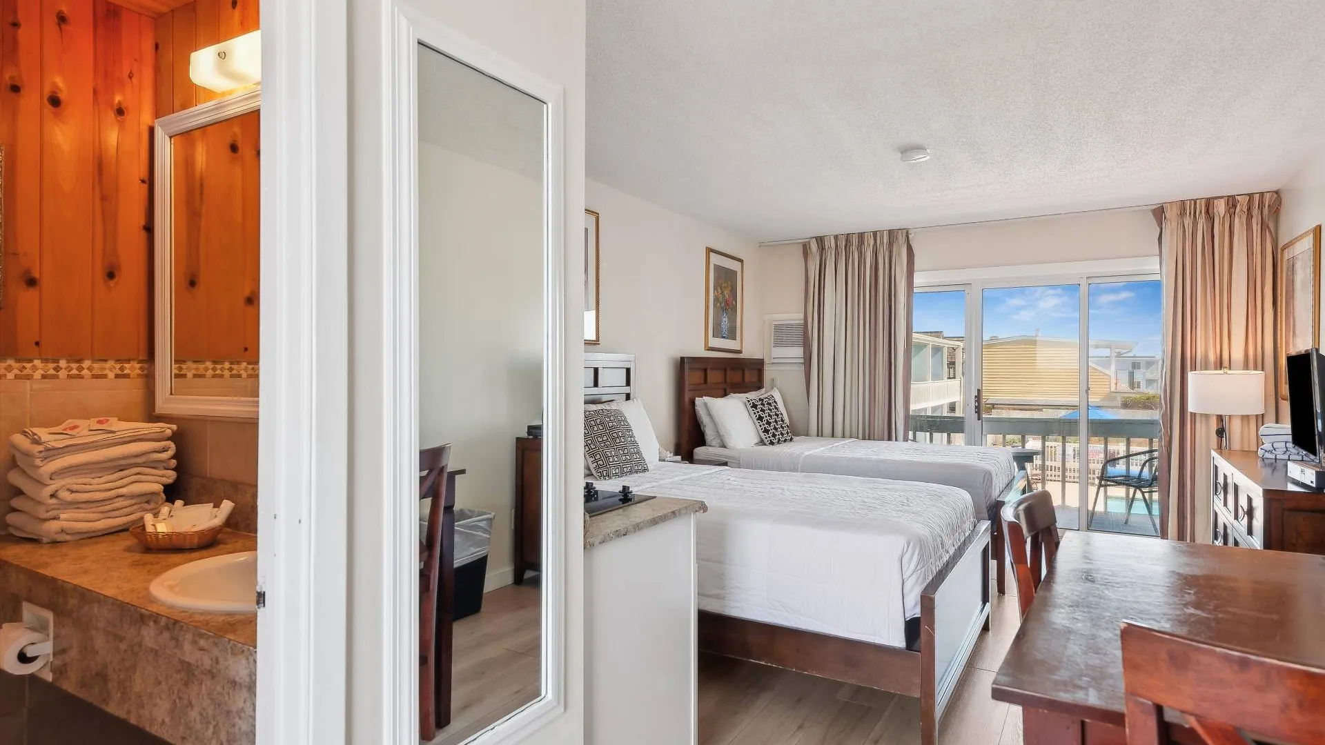 Property at 84 South Emerson Avenue, Montauk, NY 11954 33