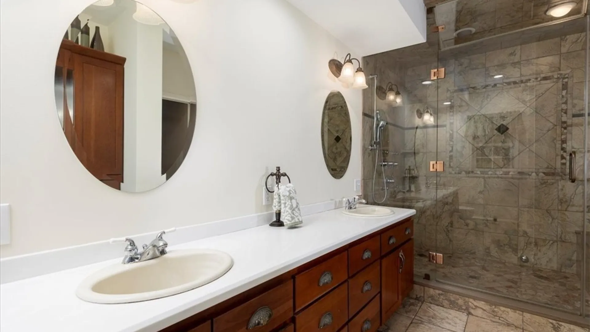 Property at 1005 Big Tree Rd, Aurora, NY 14052 19