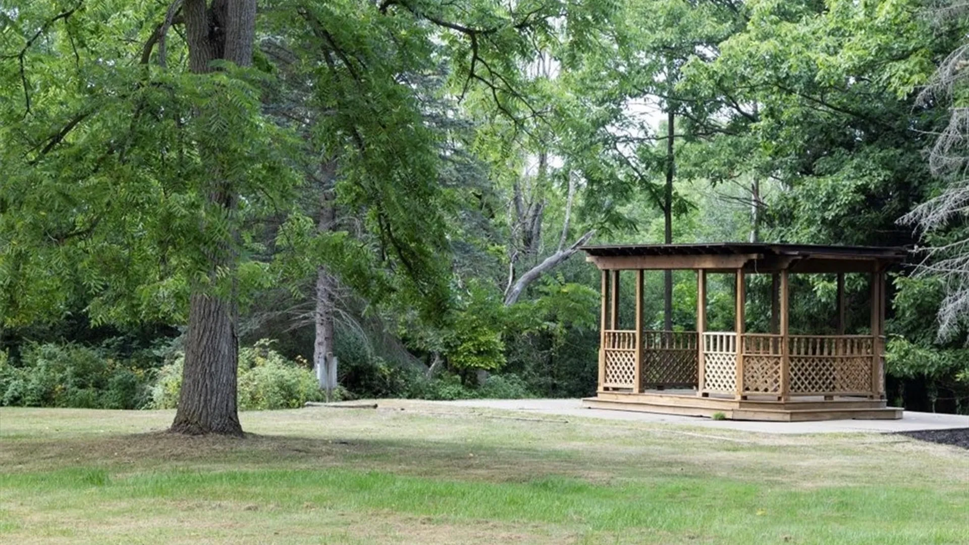 Property at 1005 Big Tree Rd, Aurora, NY 14052 44