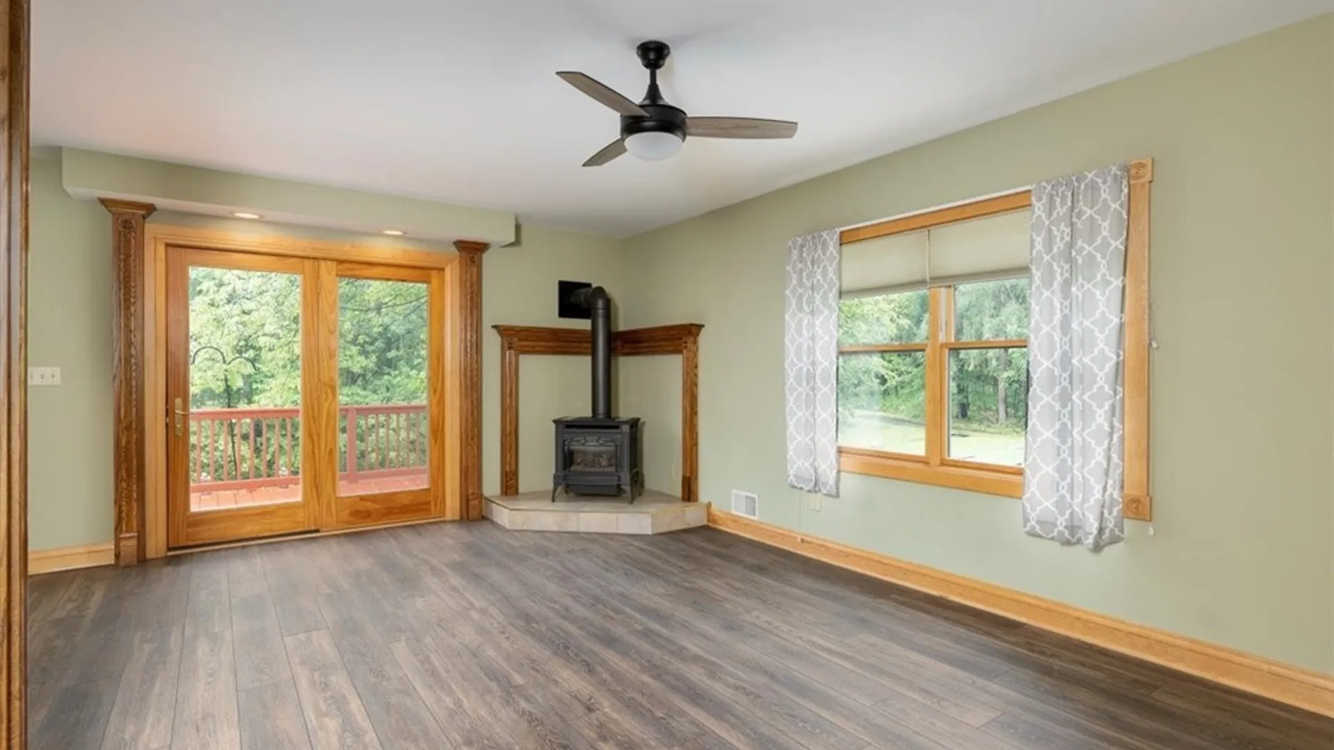 Property at 1005 Big Tree Rd, Aurora, NY 14052 46