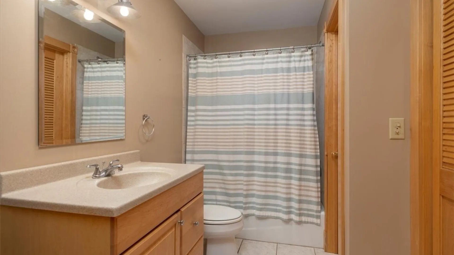 Property at 1005 Big Tree Rd, Aurora, NY 14052 47