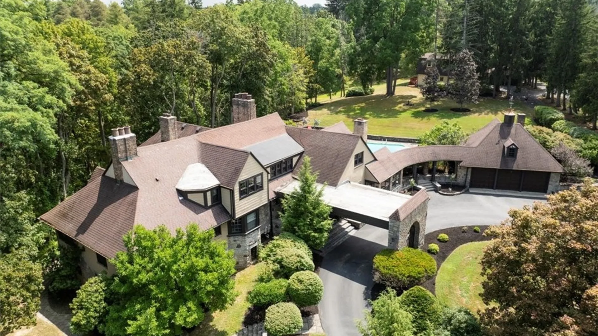 Property at 1005 Big Tree Rd, Aurora, NY 14052 49