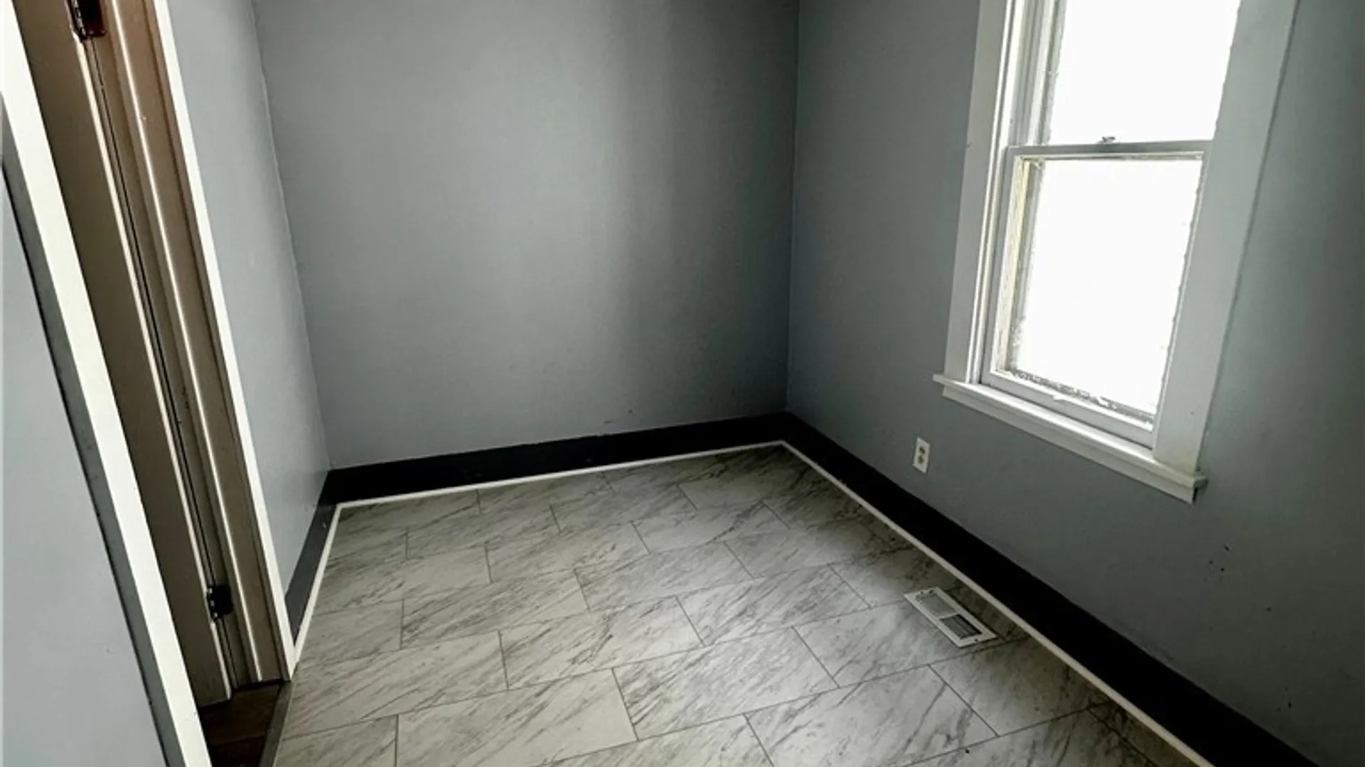 Property at 31 Benzinger Street, Buffalo, NY 14206 8