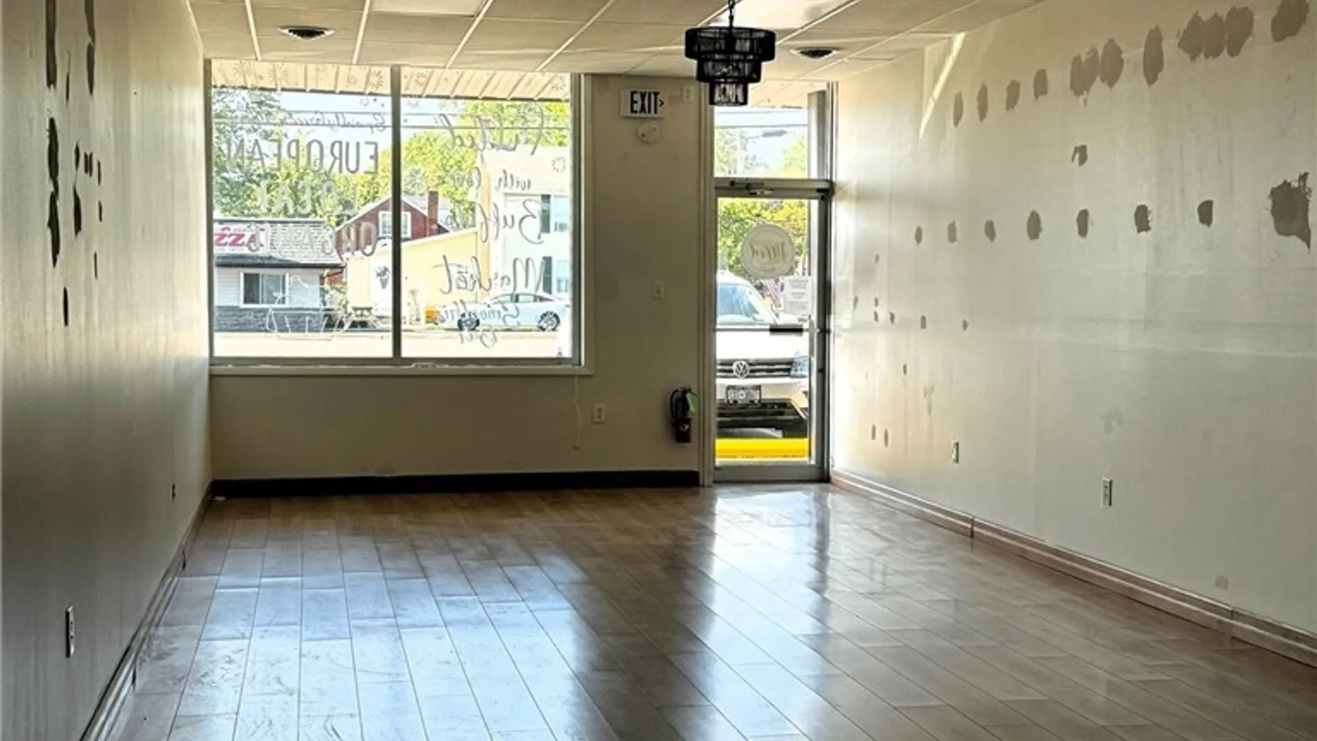 Property at 6503 Campbell Boulevard, Pendleton, NY 14094 10