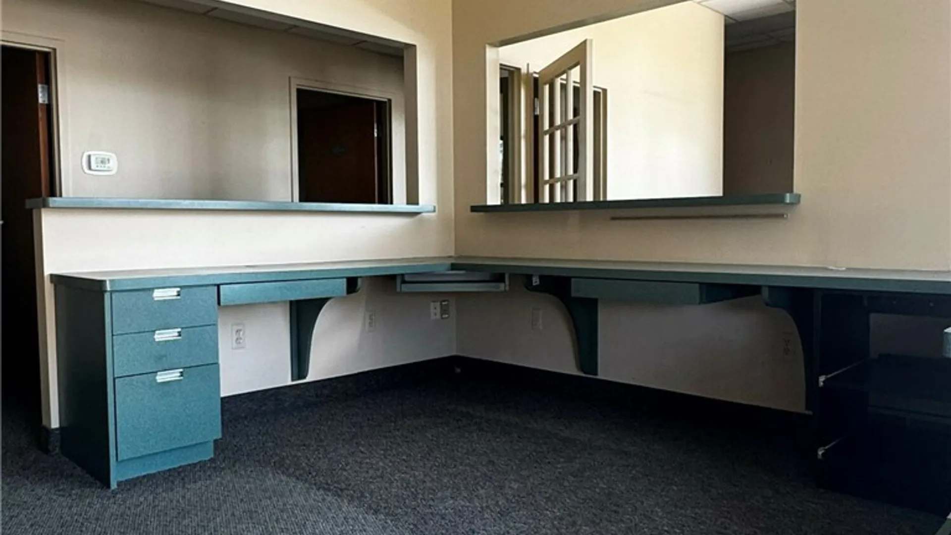 Property at 6503 Campbell Boulevard, Pendleton, NY 14094 5