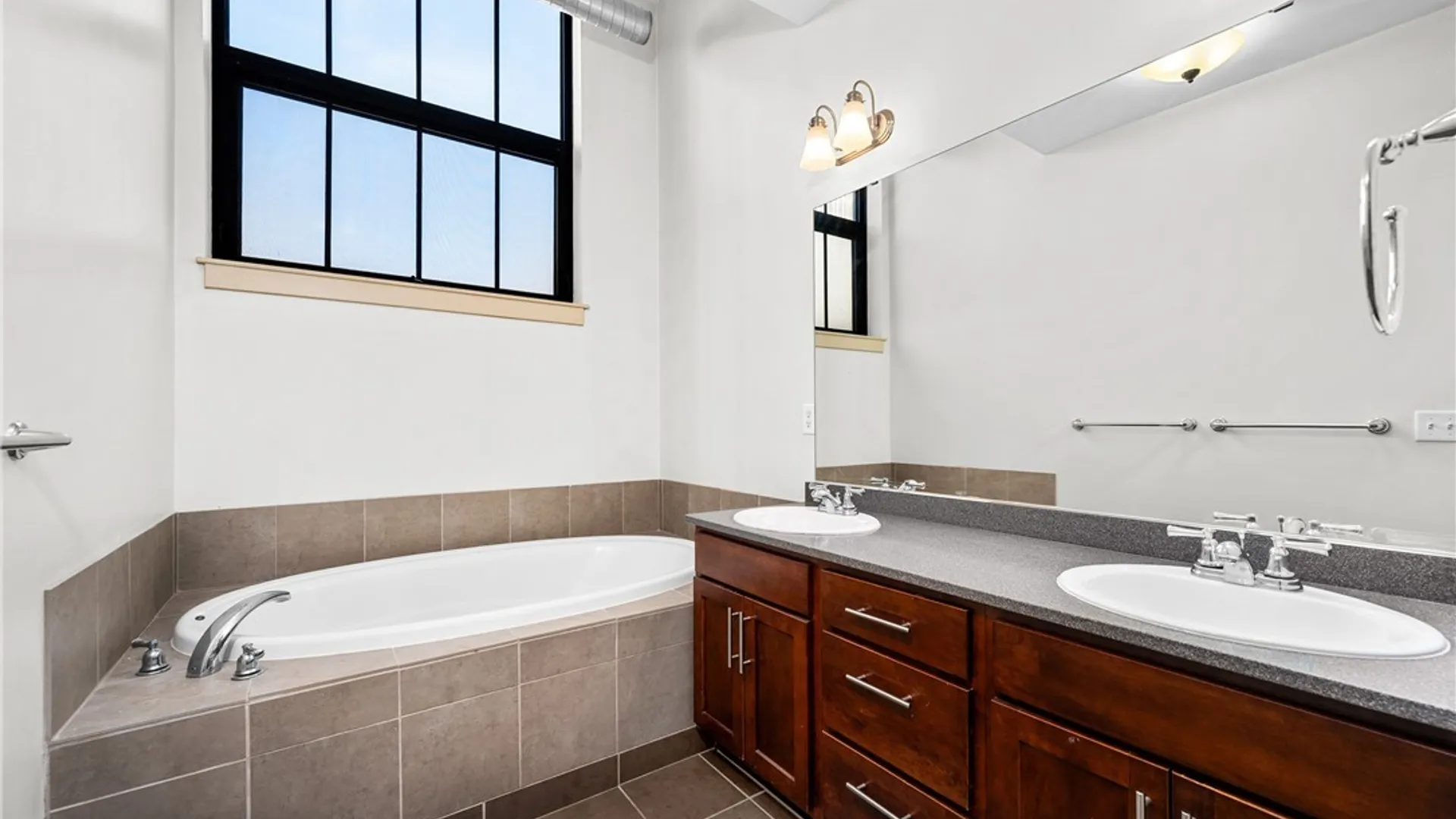 Property at 210 Ellicott Street, Buffalo, NY 14203 15