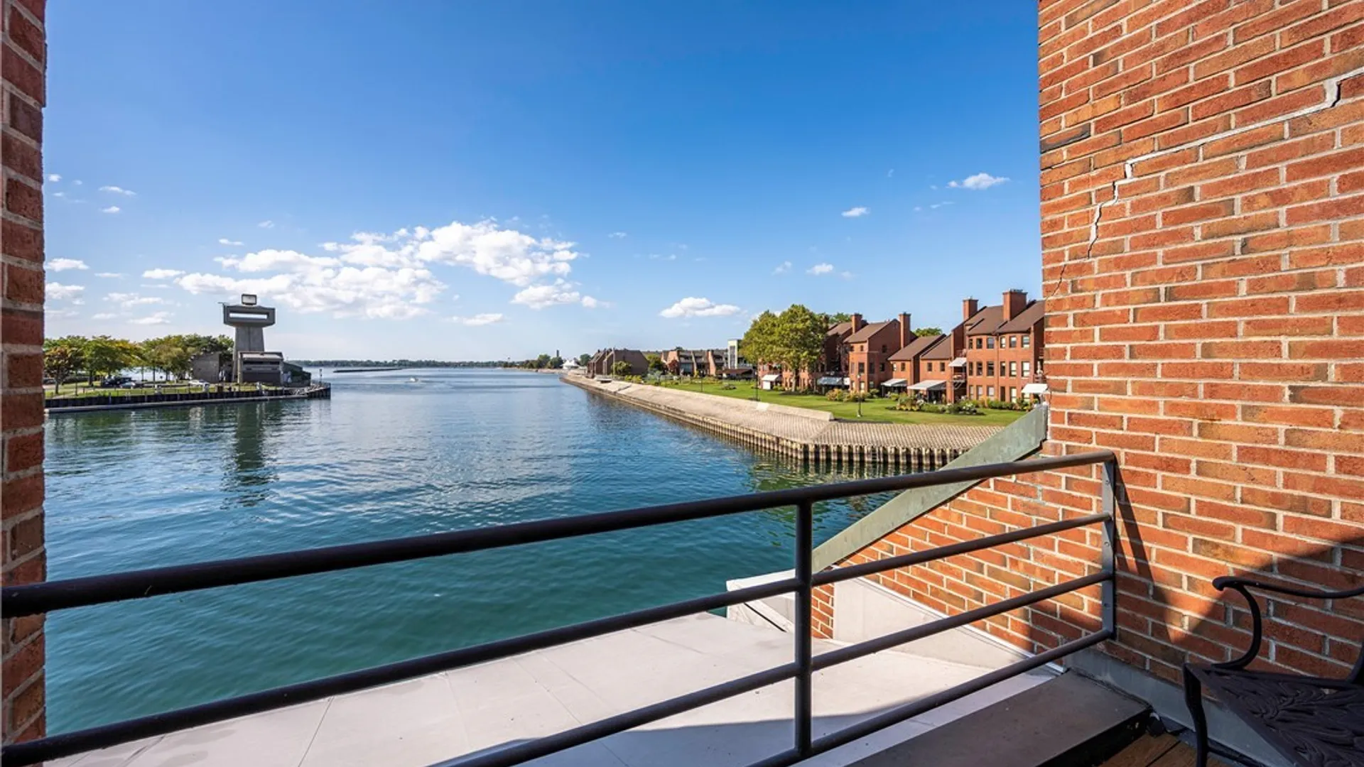 Property at 300 Rivermist Drive, Buffalo, NY 14202 6