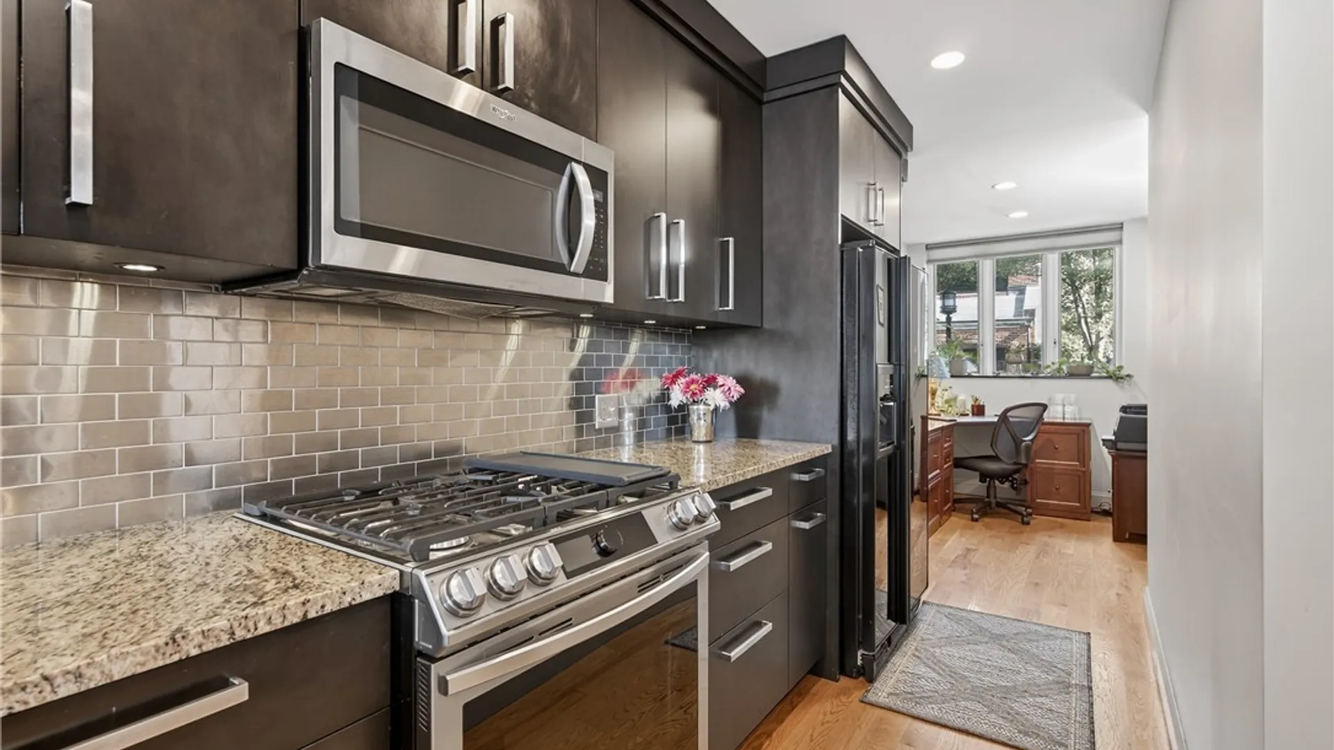 Property at 300 Rivermist Drive, Buffalo, NY 14202 9