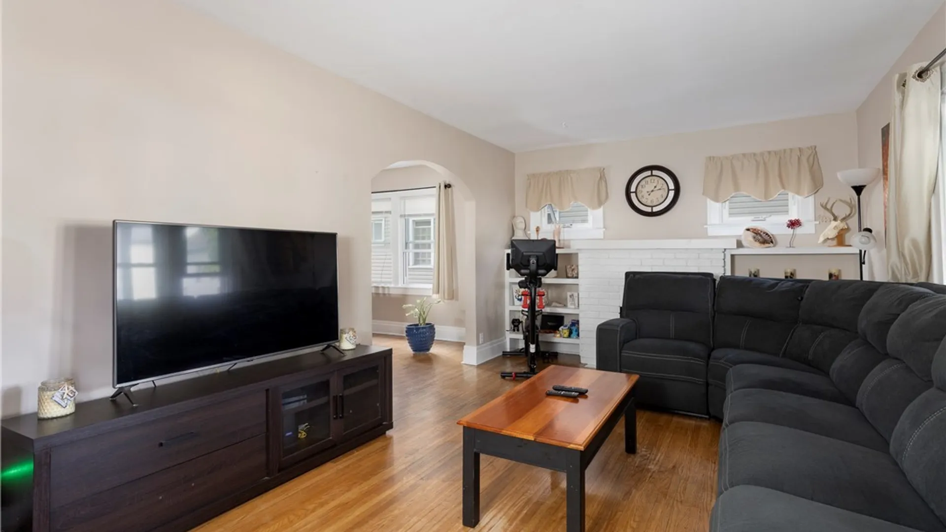 Property at 121 Hartwell Road, Buffalo, NY 14216 2