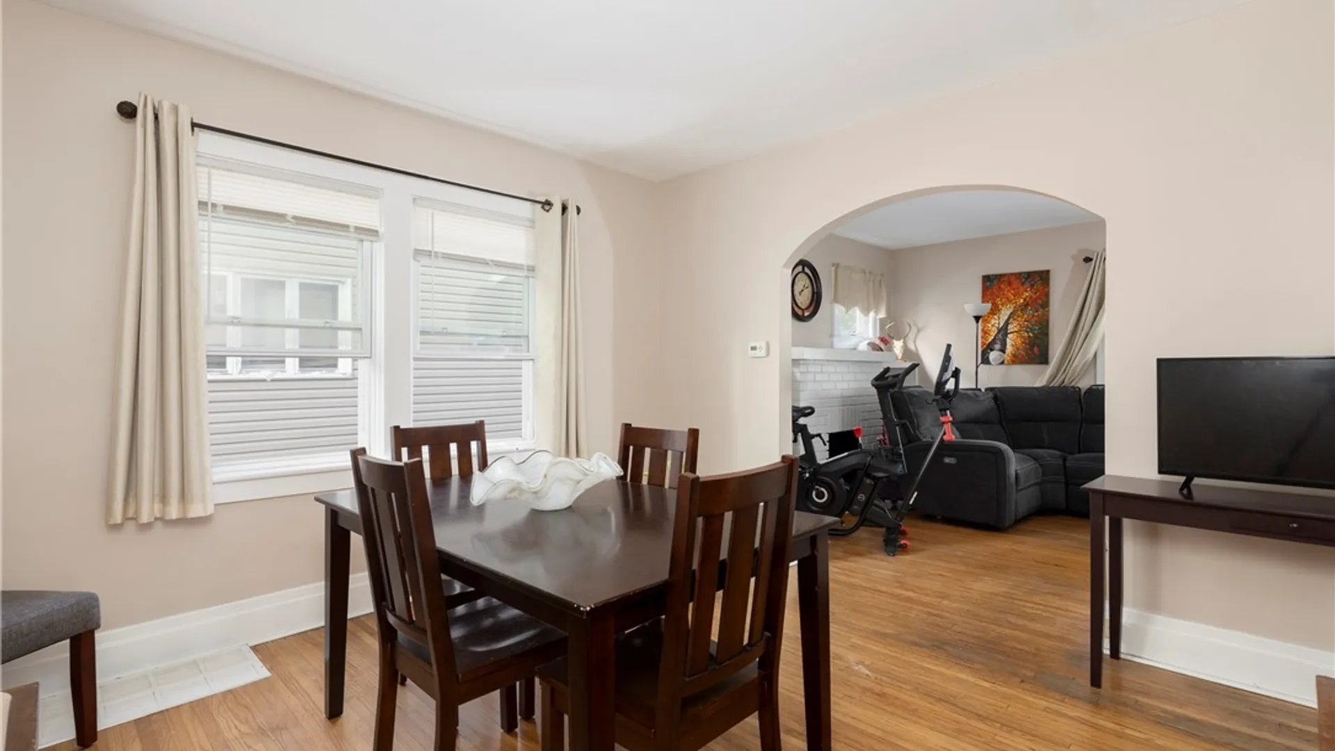 Property at 121 Hartwell Road, Buffalo, NY 14216 5