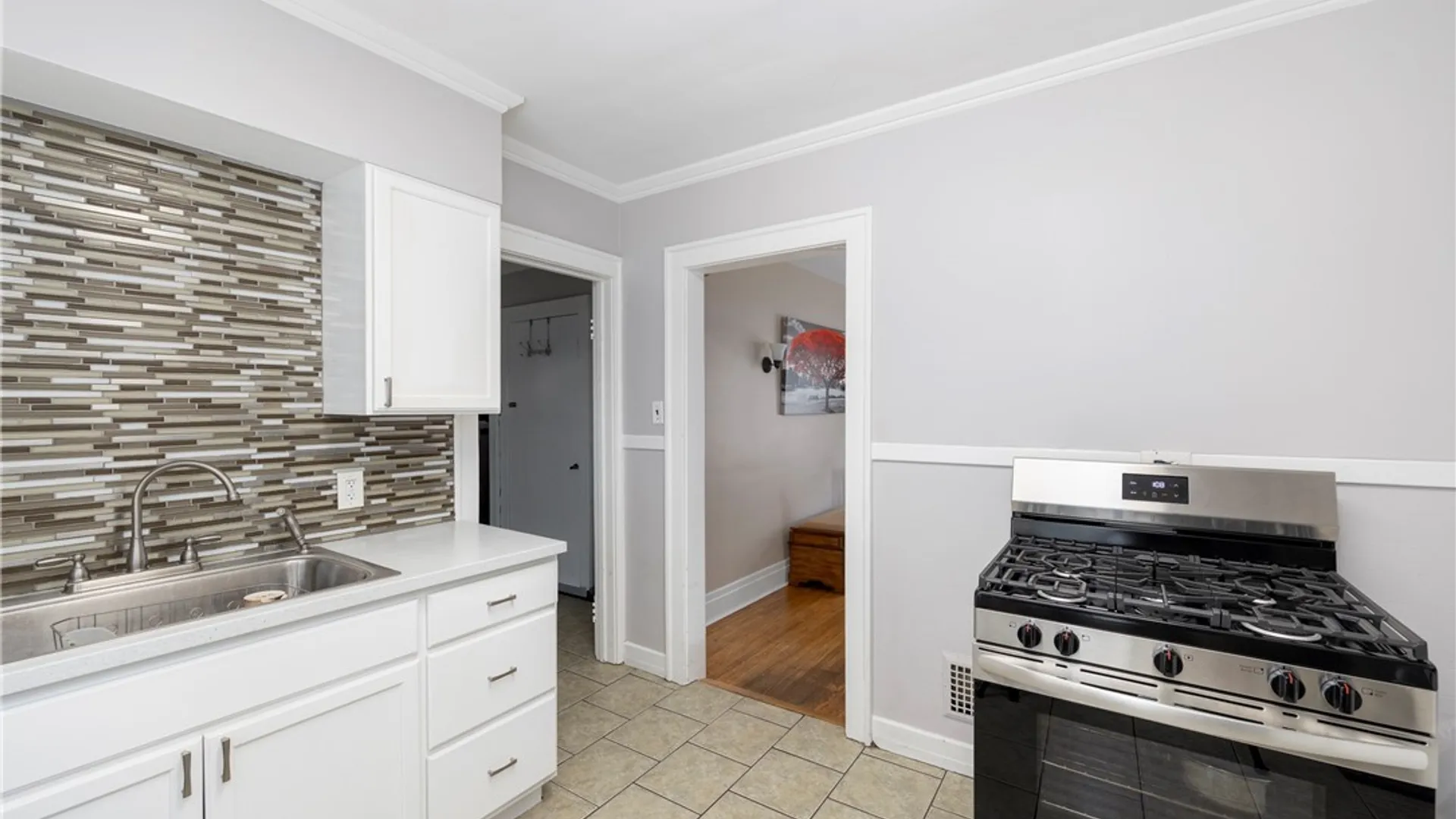 Property at 121 Hartwell Road, Buffalo, NY 14216 8