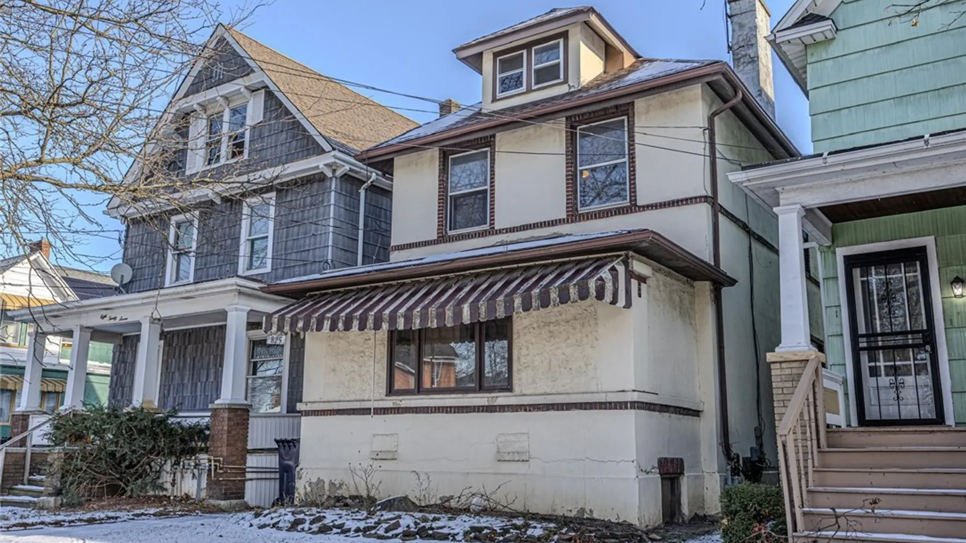 Property at 825 15th Street, Niagara Falls, NY 14301 2