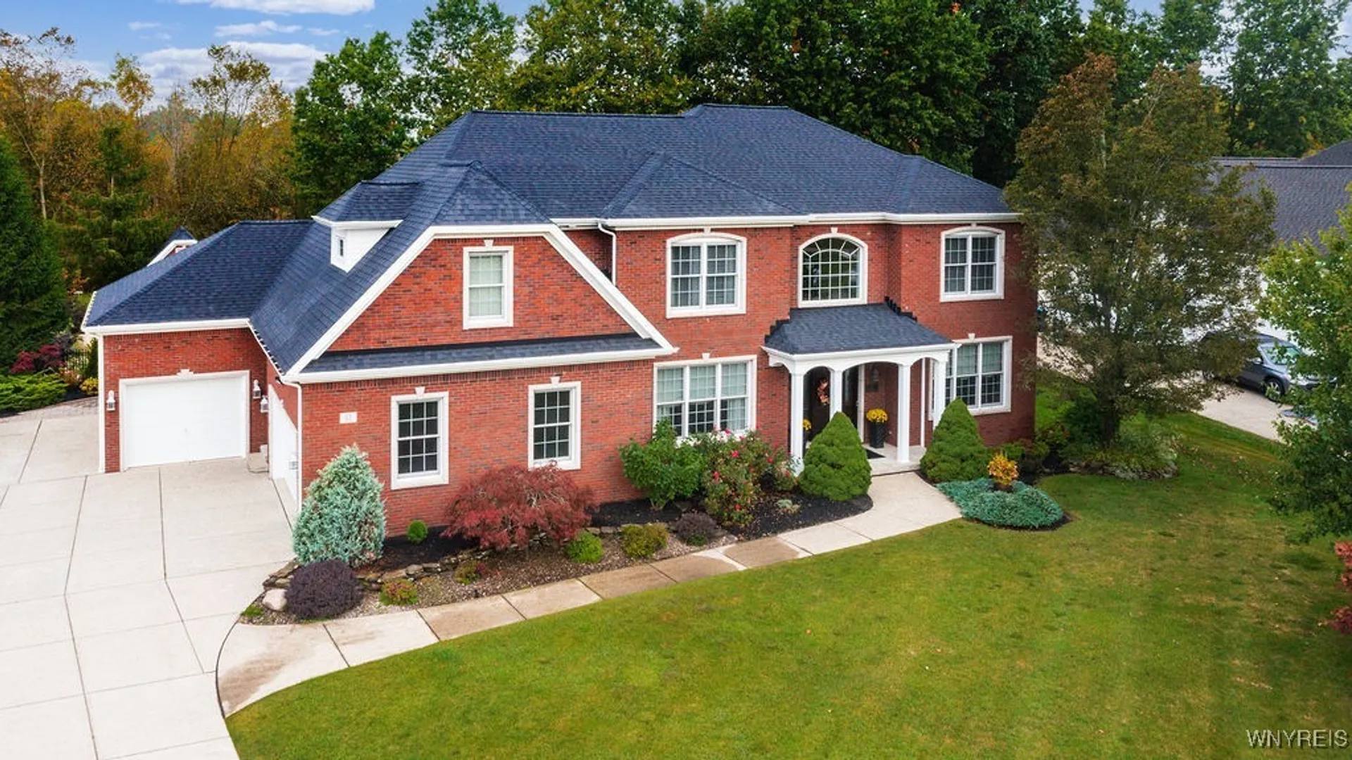 Property at 81 Hidden Oaks Court, Grand Island, NY 14072 2