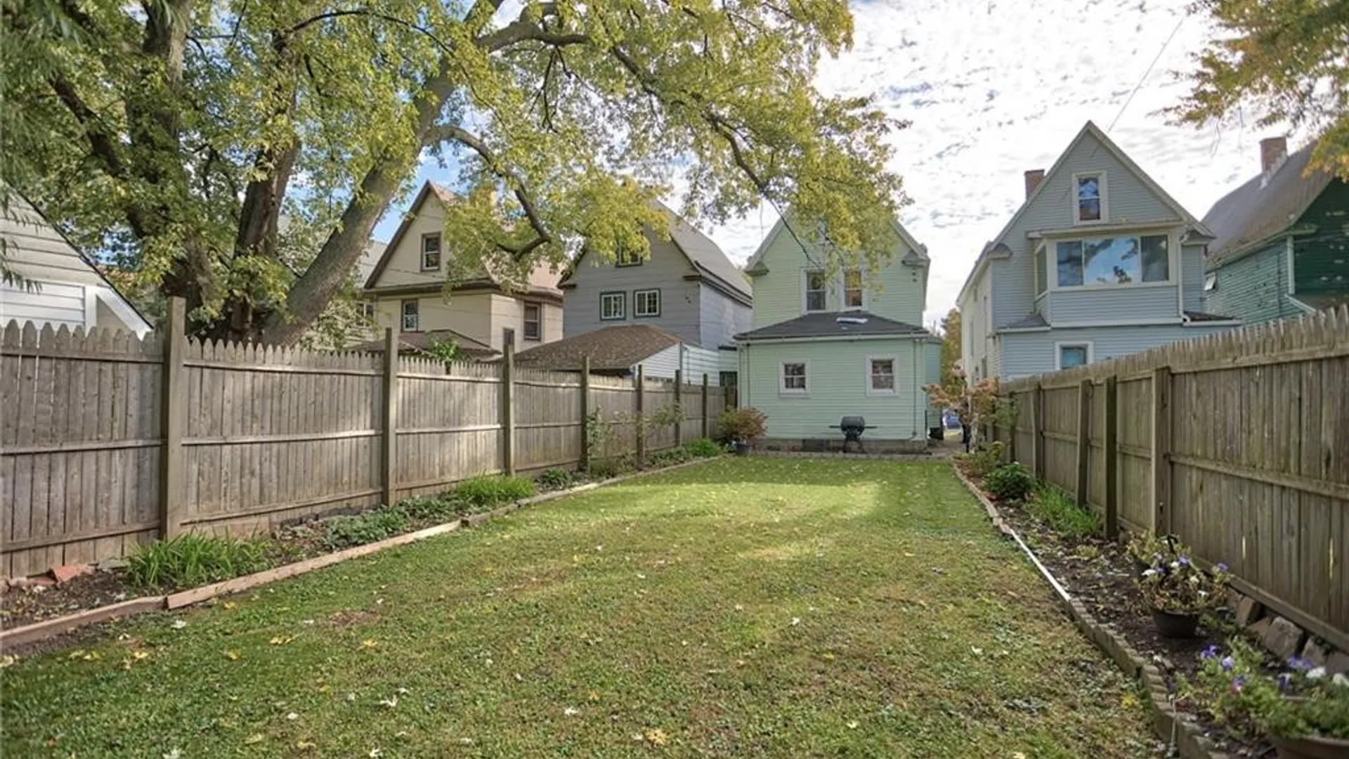 Property at 90 Greenwood Place, Buffalo, NY 14213 24