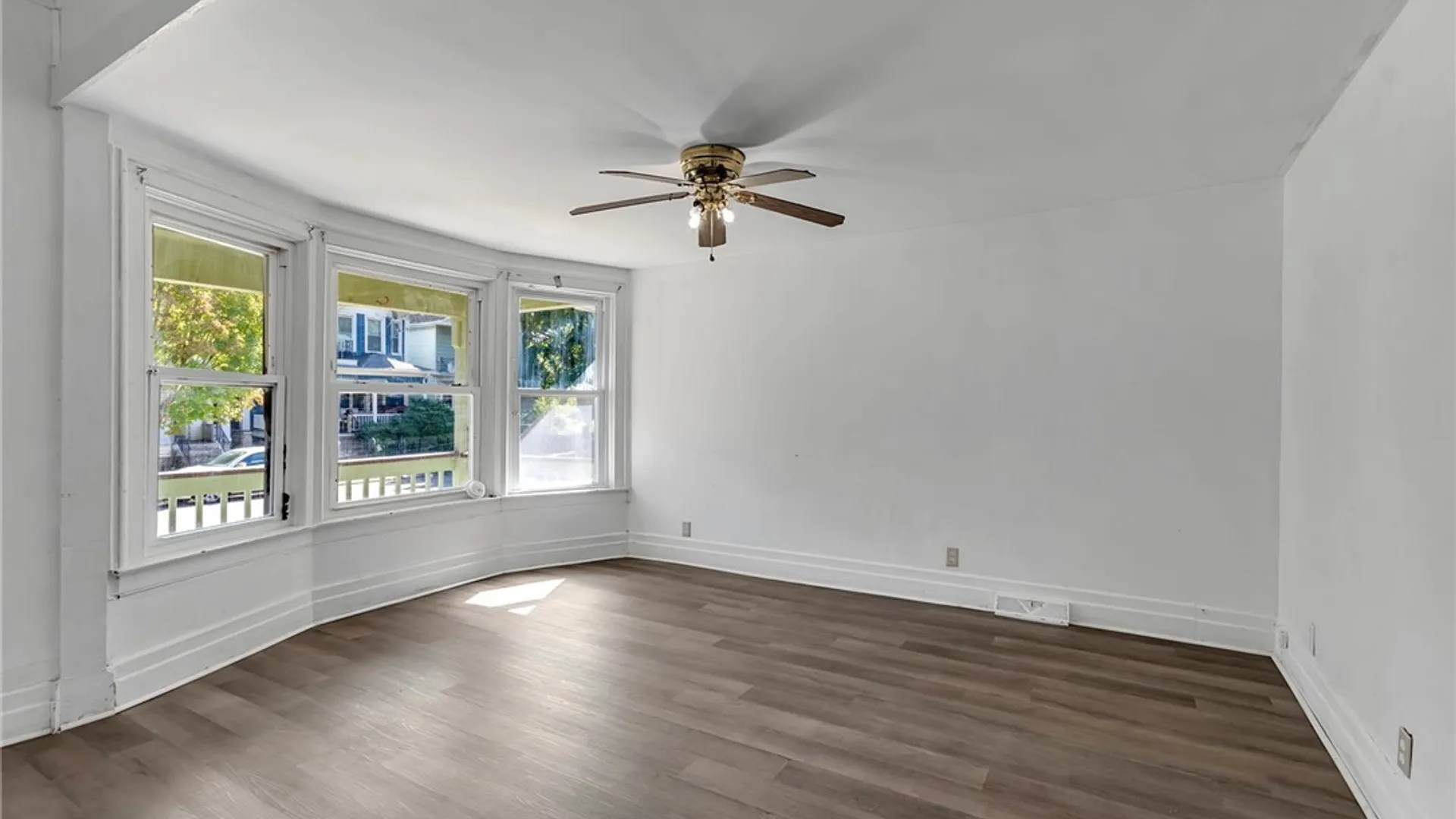 Property at 90 Greenwood Place, Buffalo, NY 14213 5