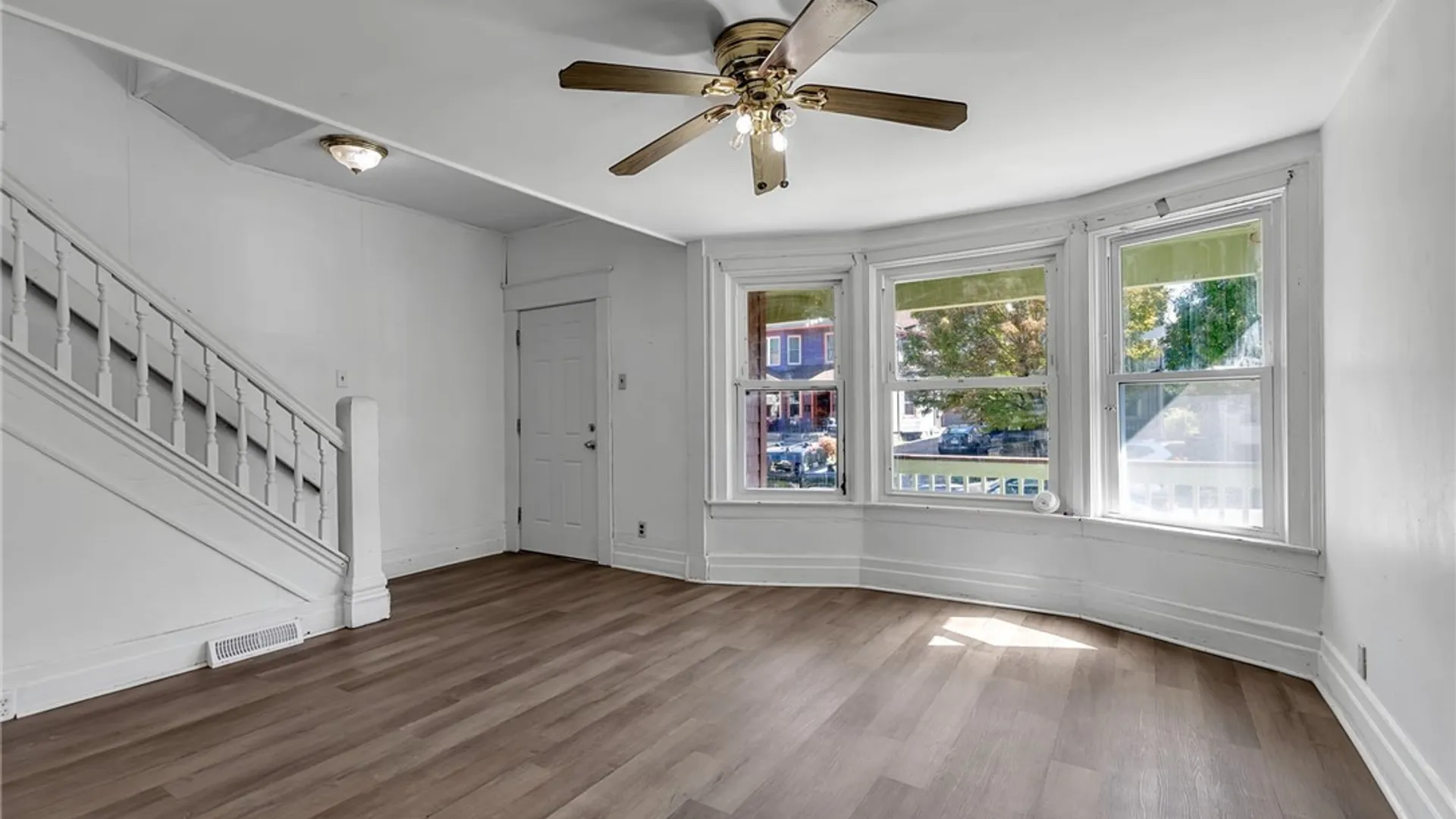 Property at 90 Greenwood Place, Buffalo, NY 14213 7
