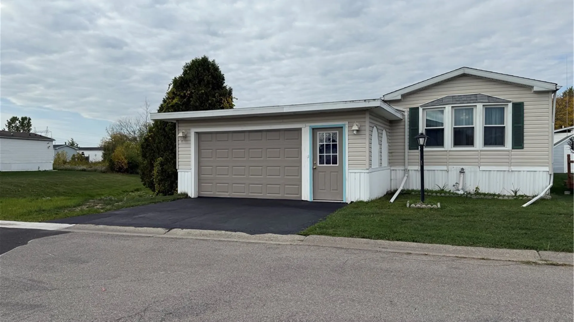 Property at 648 Birchwood, Lockport Town, NY 14094 2