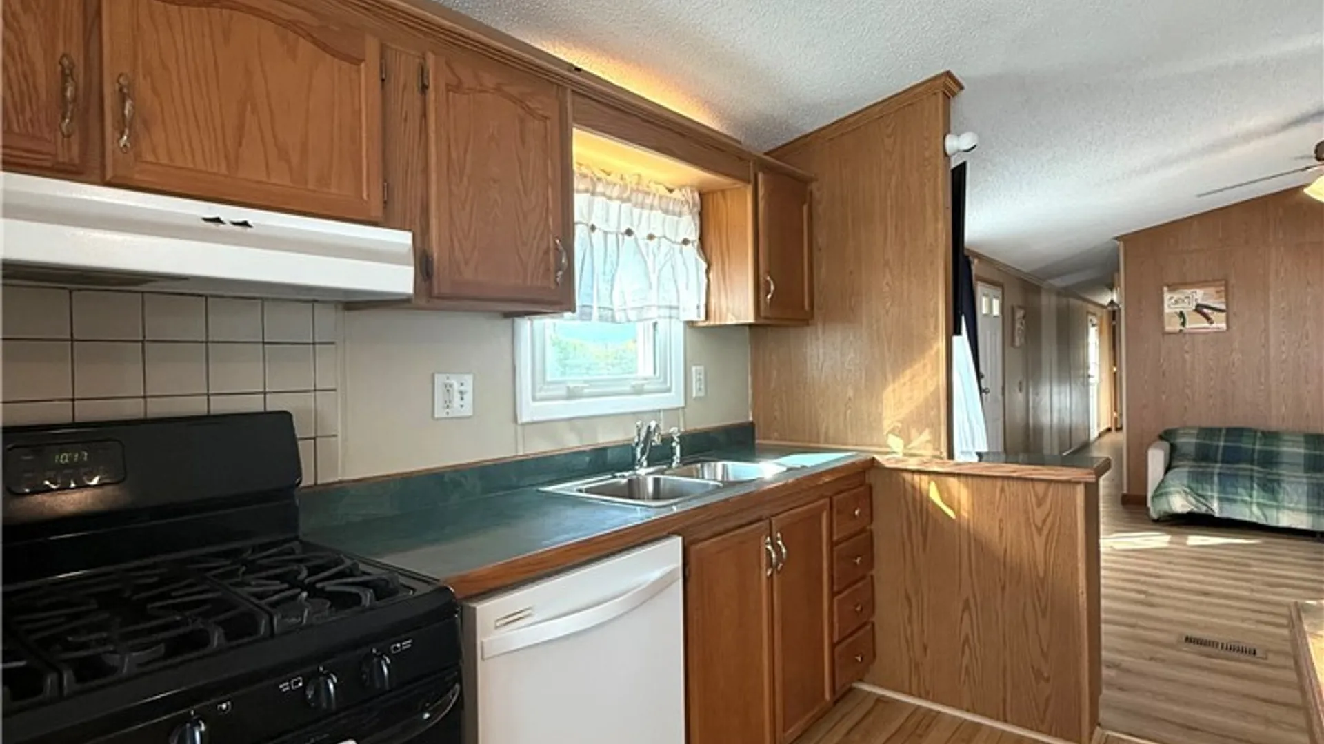 Property at 648 Birchwood, Lockport Town, NY 14094 24