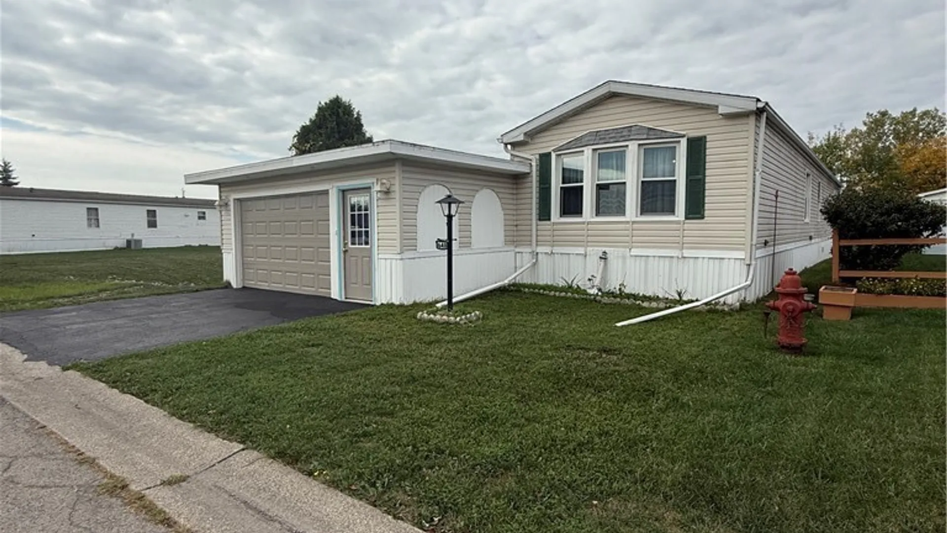 Property at 648 Birchwood, Lockport Town, NY 14094 4