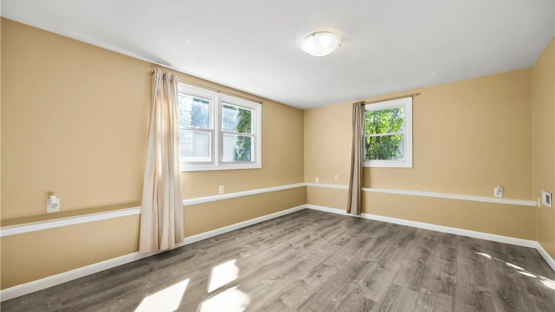 Property at 530 Meadowbrook Drive, Lewiston, NY 14092 19