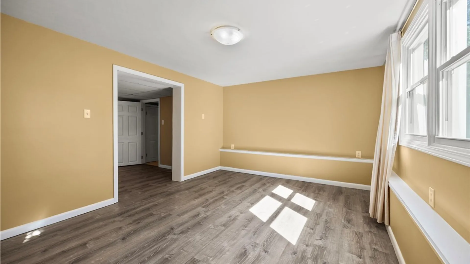 Property at 530 Meadowbrook Drive, Lewiston, NY 14092 22