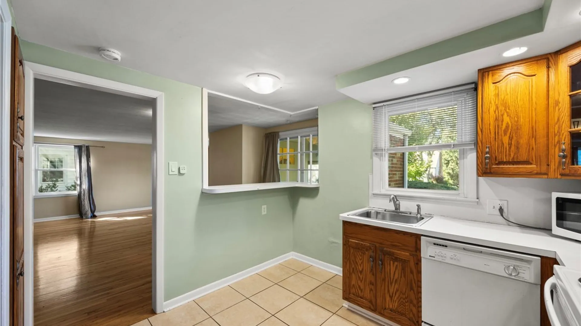 Property at 530 Meadowbrook Drive, Lewiston, NY 14092 3