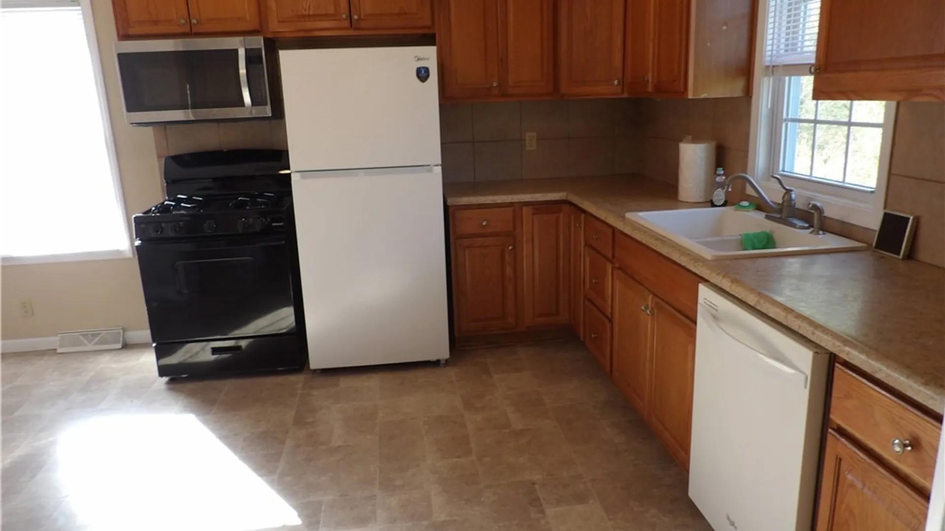 Property at 10332 Transit Road, Amherst, NY 14051 15