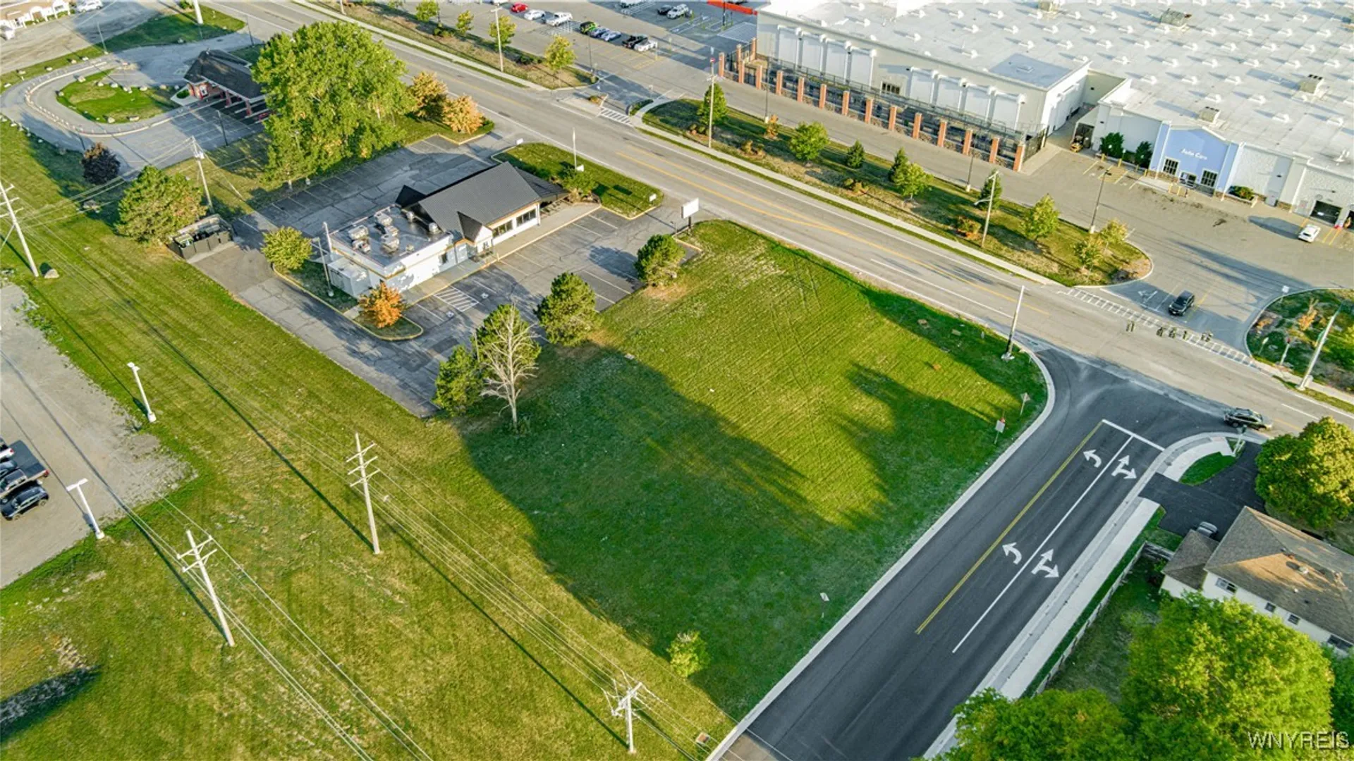 Property at 6230 Shimer Drive, Lockport Town, NY 14094 4