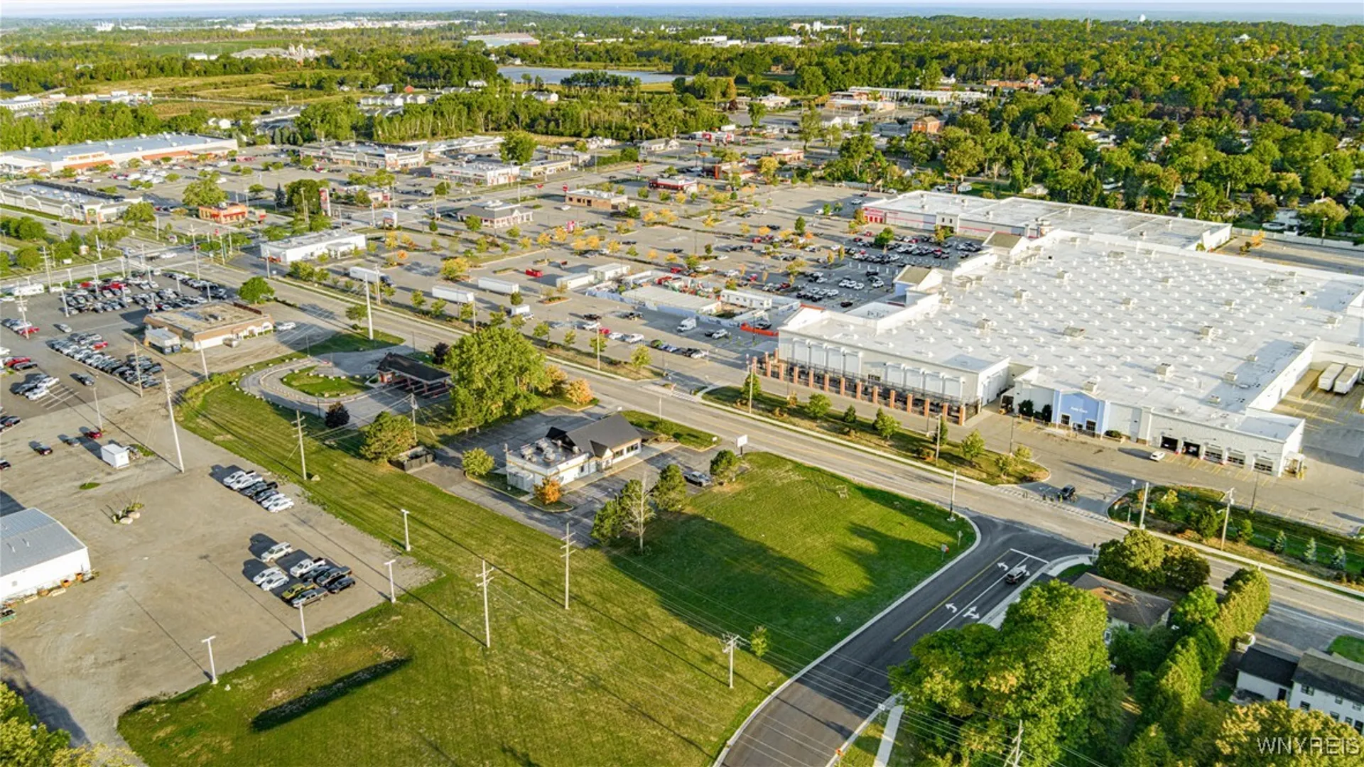 Property at 6230 Shimer Drive, Lockport Town, NY 14094 5