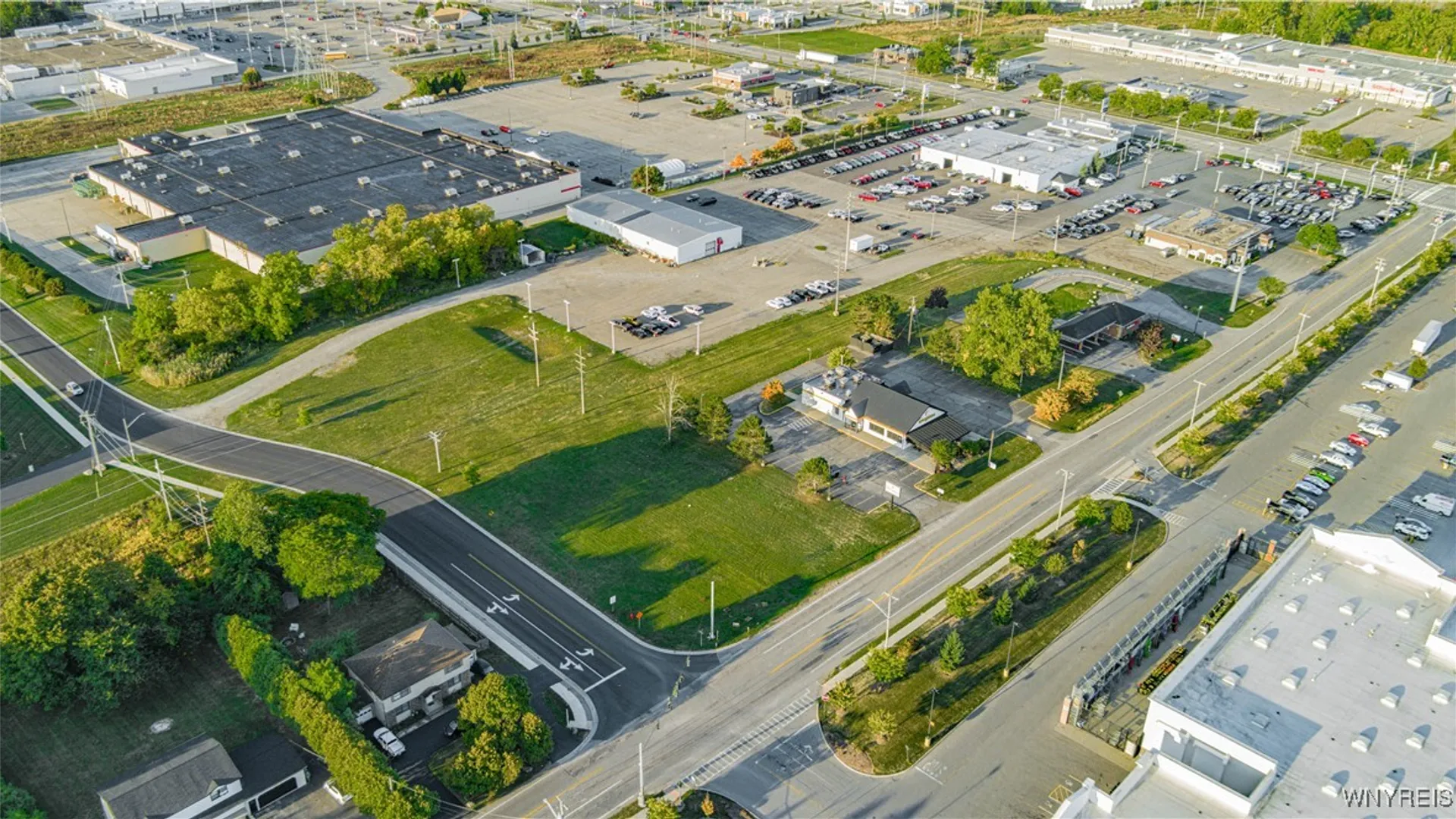 Property at 6230 Shimer Drive, Lockport Town, NY 14094 7