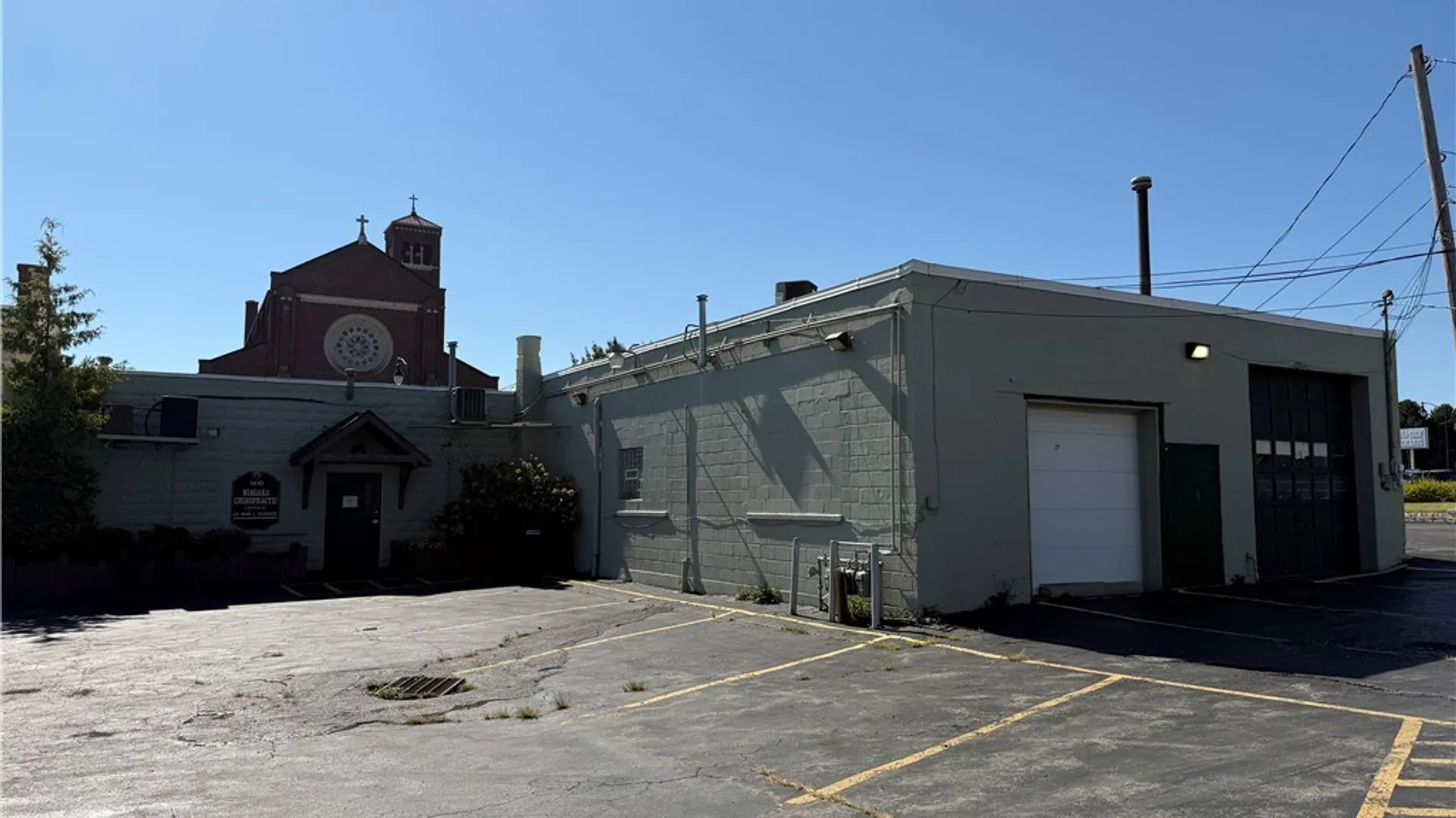 Property at 1410 Pine Avenue, Niagara Falls, NY 14301 4