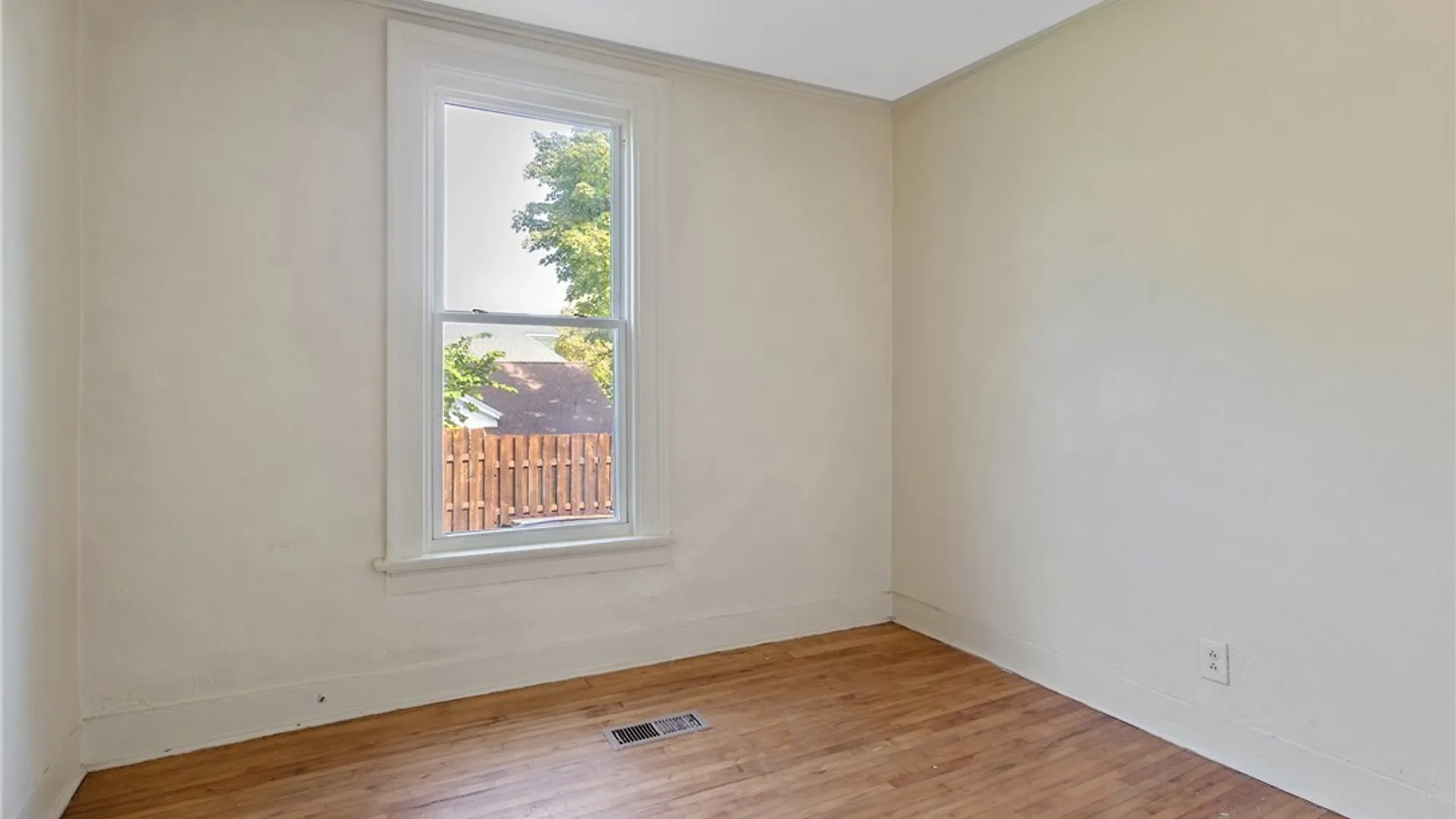 Property at 113 Grumbach Ave, Syracuse, NY 13203 14