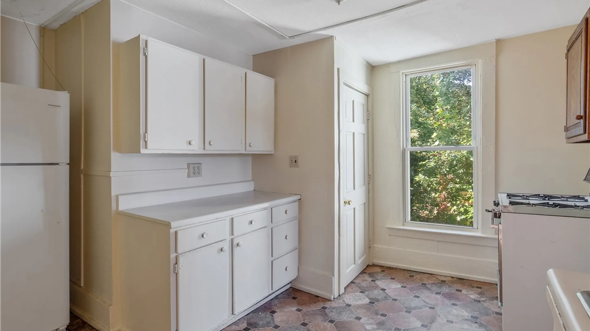 Property at 113 Grumbach Ave, Syracuse, NY 13203 18