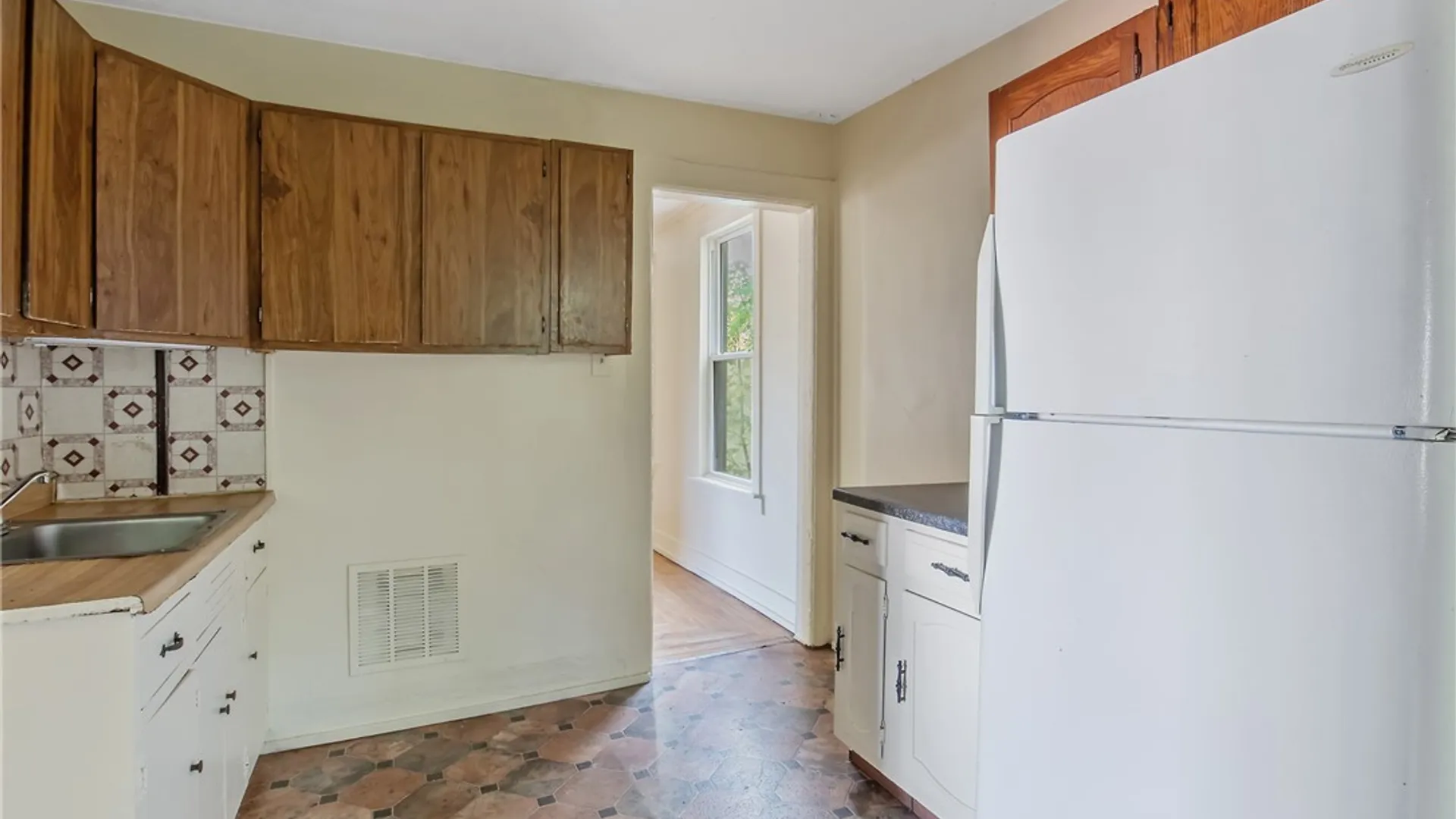 Property at 113 Grumbach Ave, Syracuse, NY 13203 24