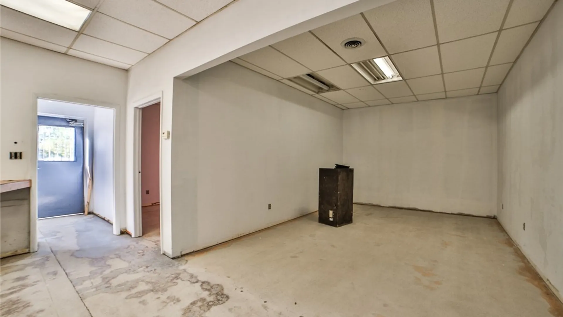 Property at 6900 Mooradian Drive, Niagara Falls, NY 14304 15