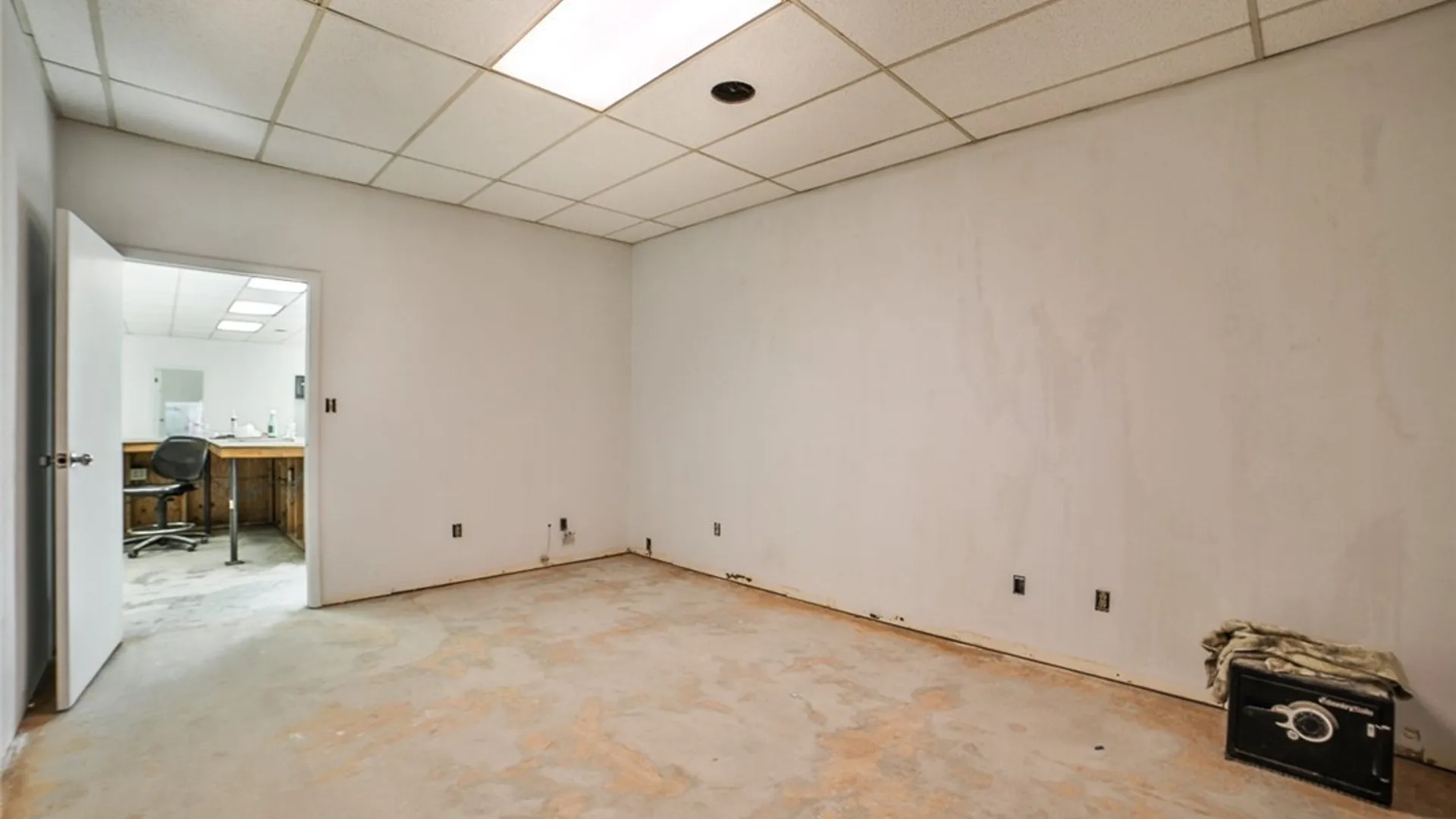 Property at 6900 Mooradian Drive, Niagara Falls, NY 14304 17