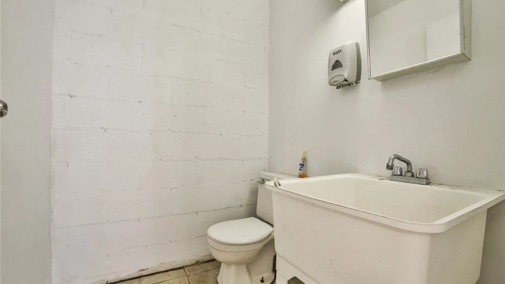 Property at 6900 Mooradian Drive, Niagara Falls, NY 14304 18